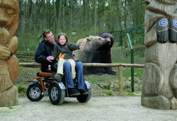 Eletrorollstuhl im Tierpark München