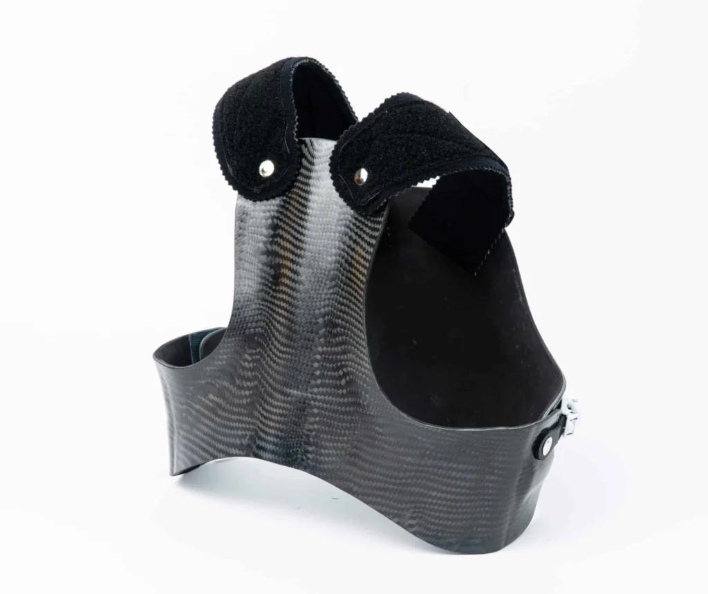 kielbrust-trichterbrust-orthese-carbon-ergonomic-care